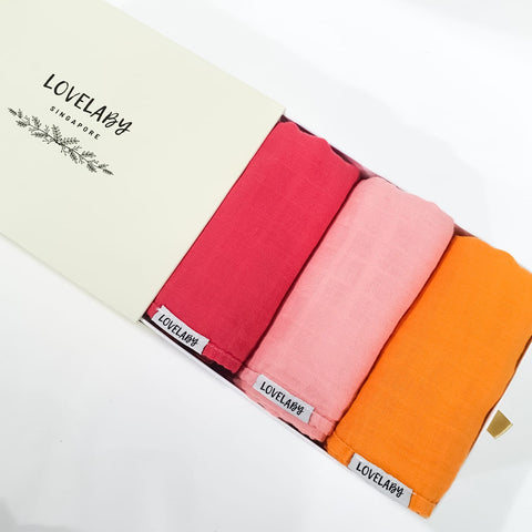 Baby swaddle gift set